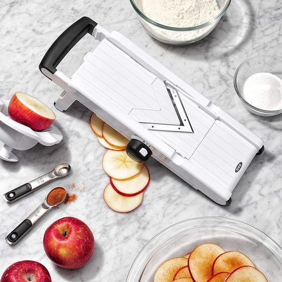 OXO Good Grips V-Blade Mandoline Slicer, fruit and vegetable slicer White - Picture 6 of 7